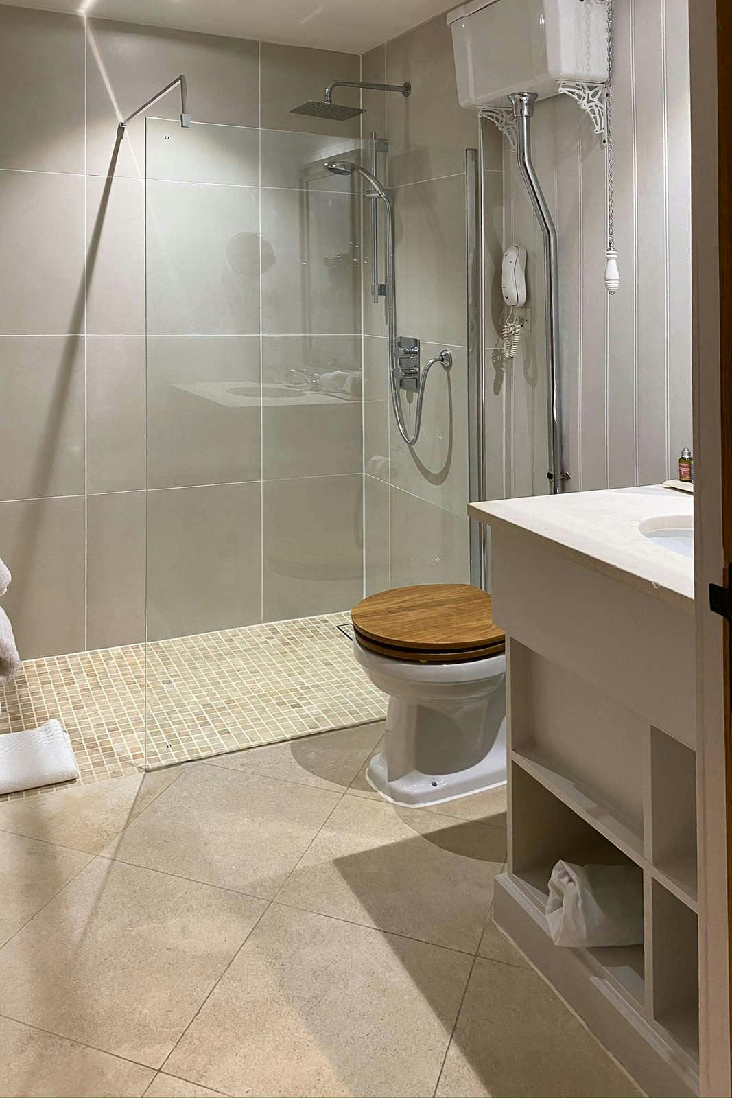 Hotel Great Fosters photo 5