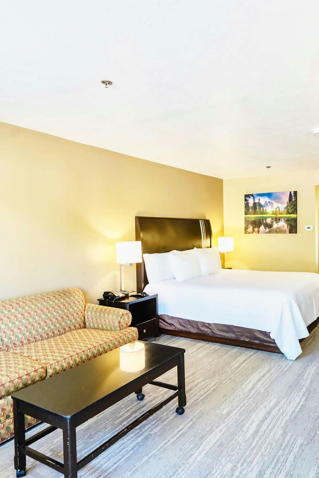 Hotel The Oakhurst Inn photo 2