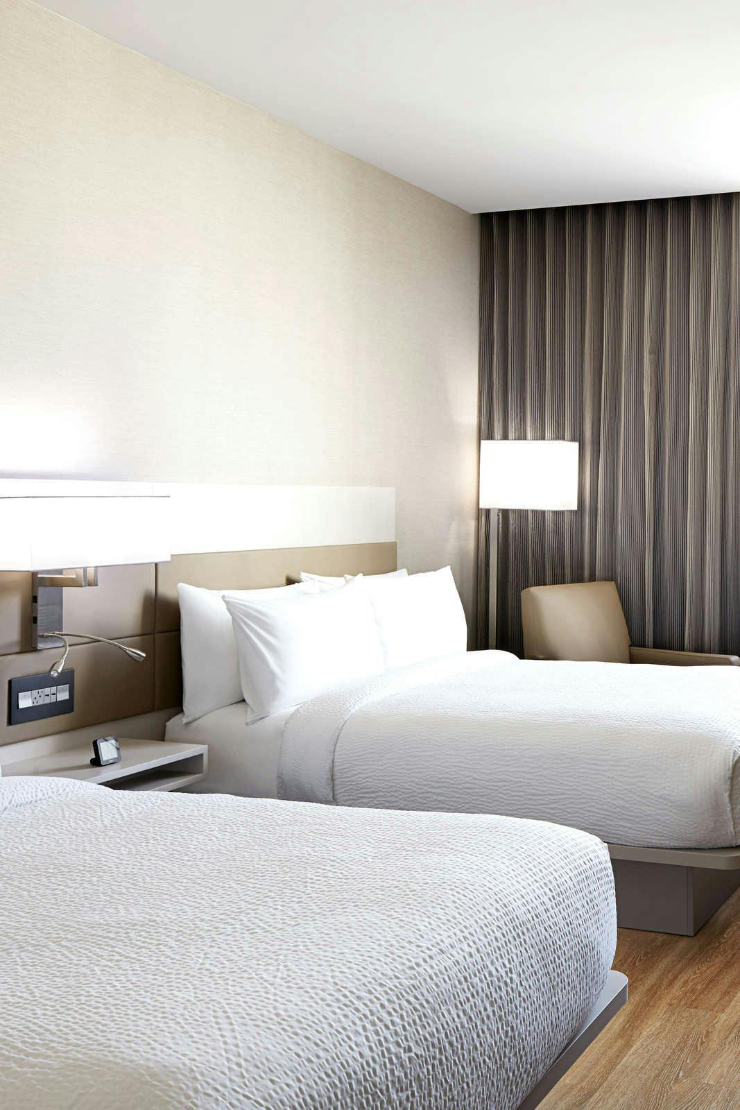 Hotel AC Hotel by Marriott Miami Aventura photo 1