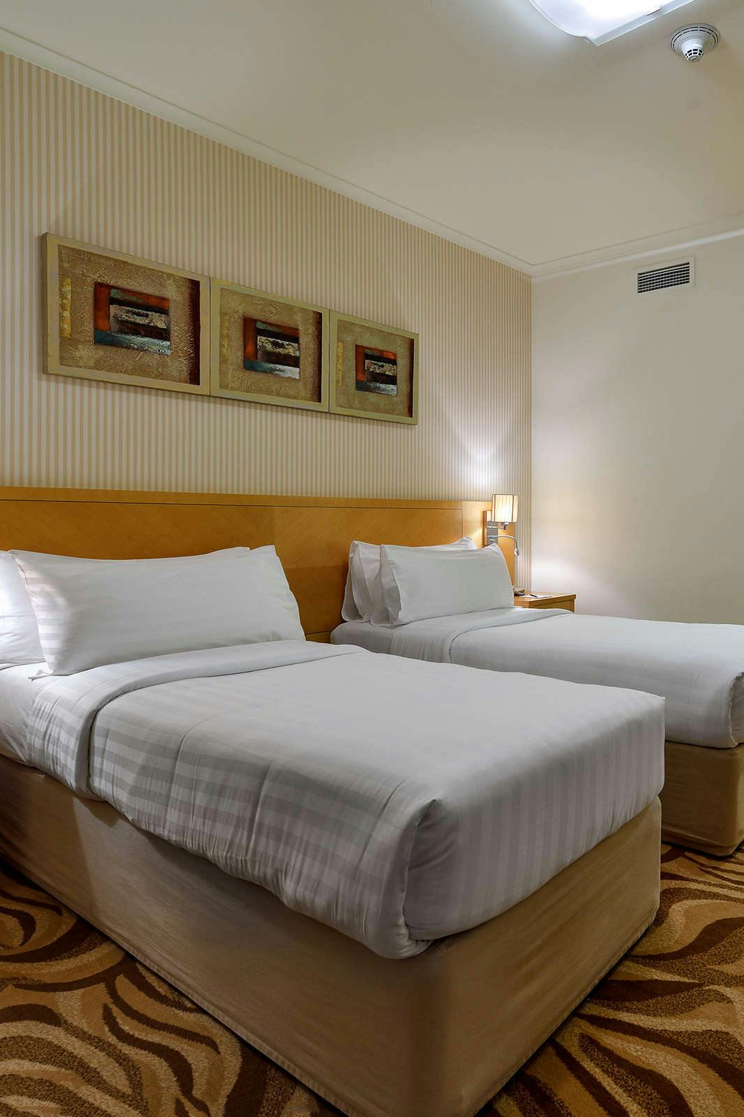 Hotel Oaks Liwa Heights photo 5