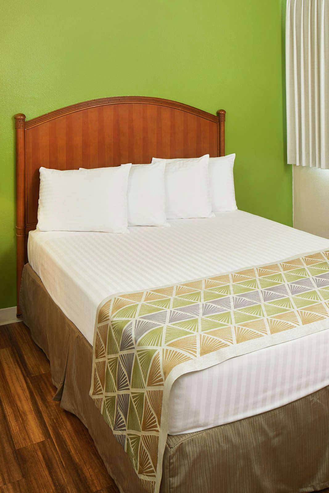 Hotel Pacific Marina Inn Airport photo 1