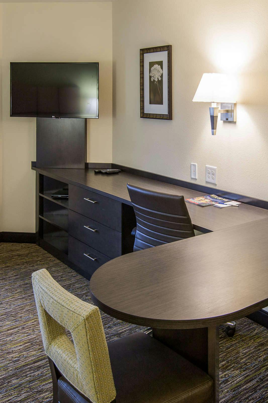 Hotel Candlewood Suites Overland Park - W 135th St. photo 5