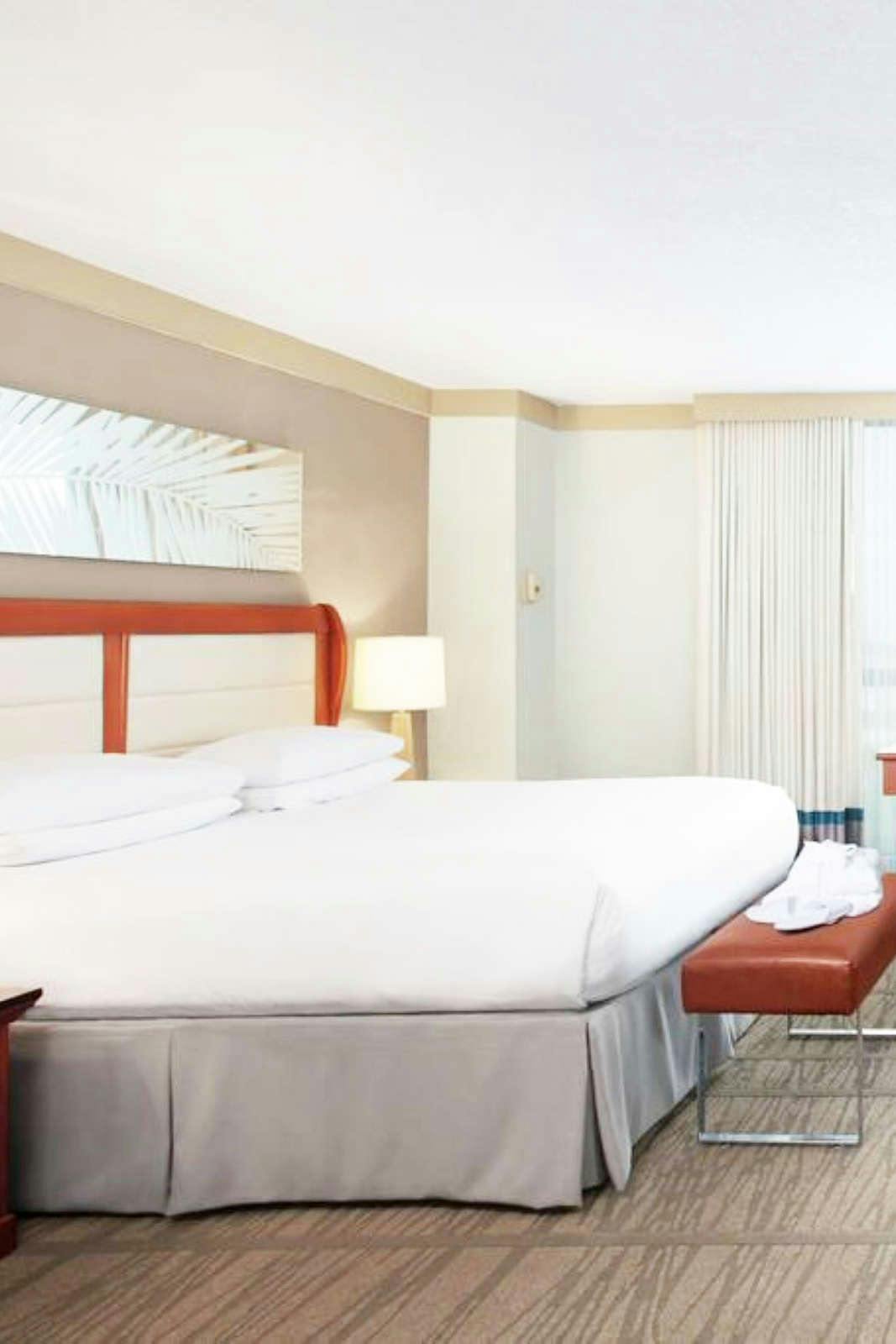 Hotel DoubleTree by Hilton Hotel Miami Airport & Convention Center photo 2