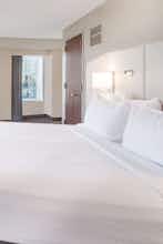 Hotel Crowne Plaza Cleveland At Playhouse Square photo 1