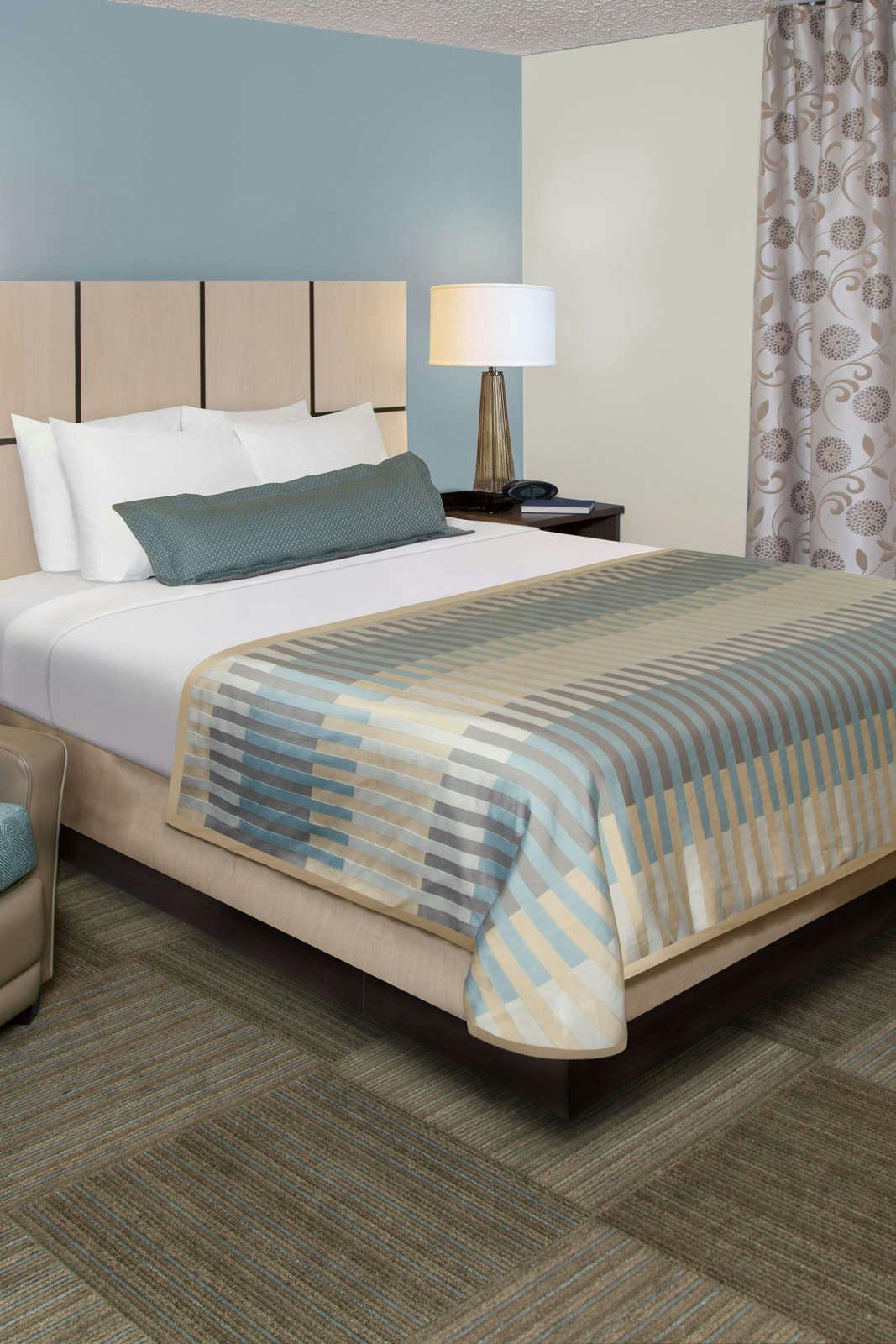 Hotel Candlewood Suites Lenexa Overland Park Area photo 2