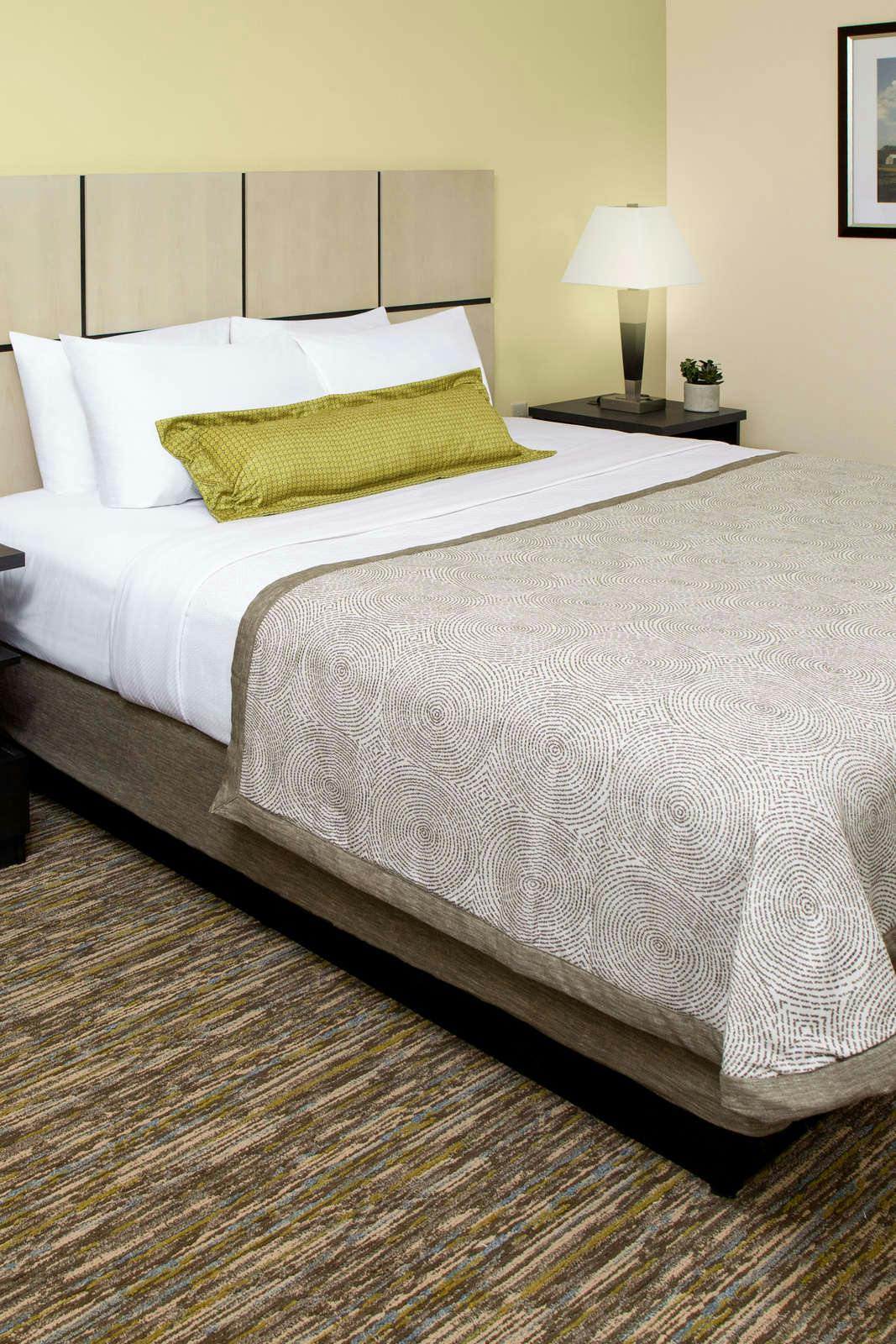 Hotel Candlewood Suites Lenexa Overland Park Area photo 1