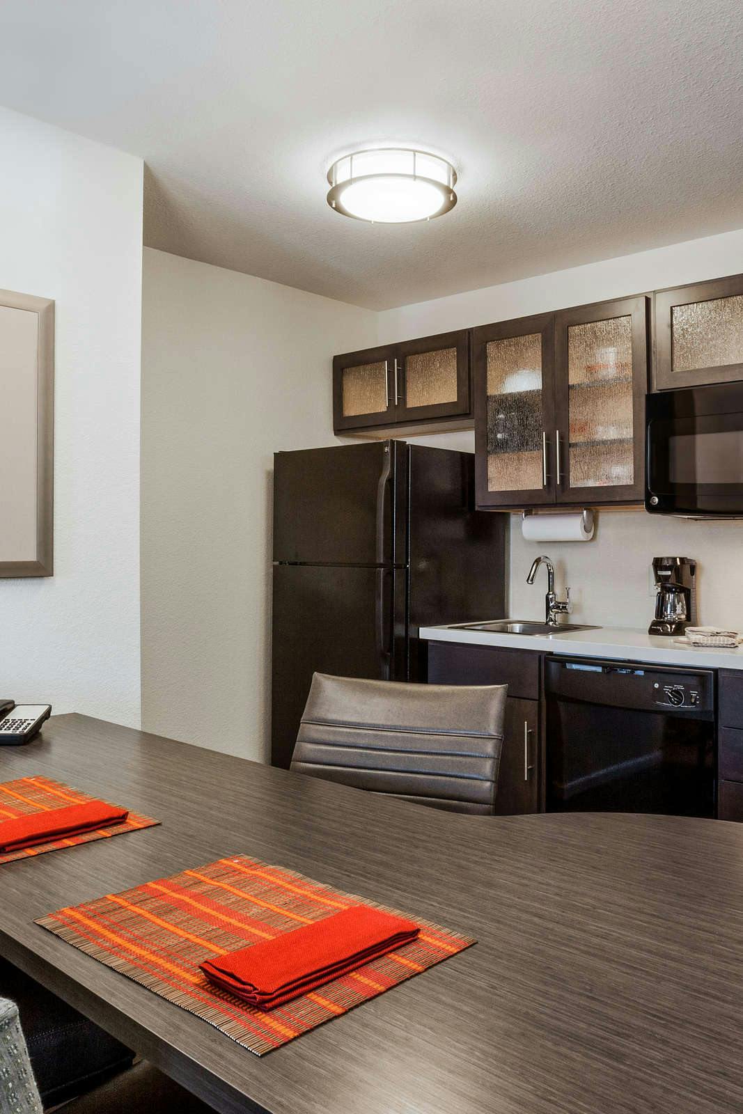 Hotel Candlewood Suites Lenexa Overland Park Area photo 5