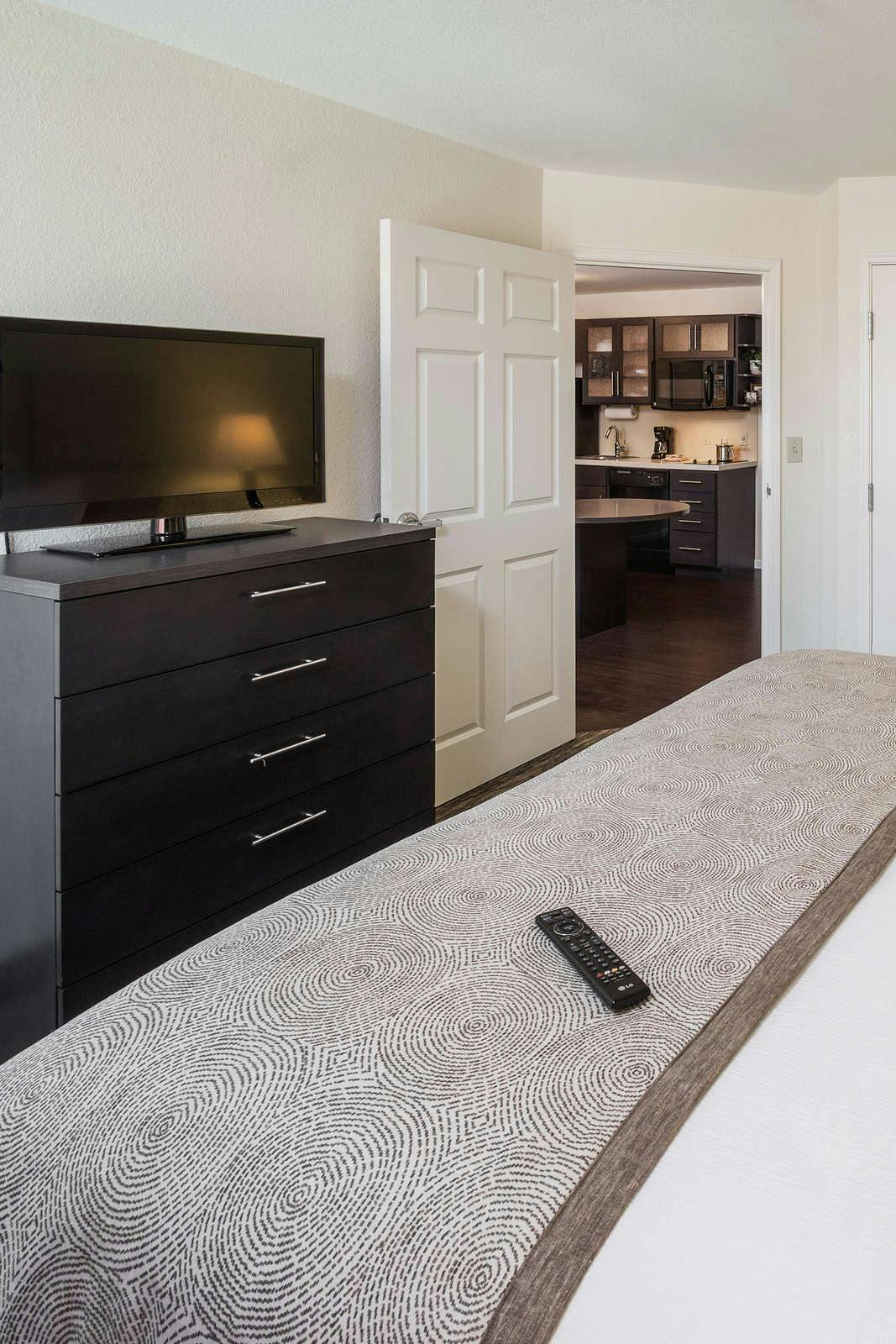 Hotel Candlewood Suites Oklahoma City Bricktown photo 2