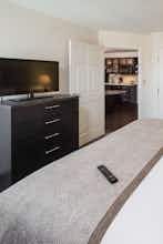 Hotel Candlewood Suites Oklahoma City Bricktown photo 2