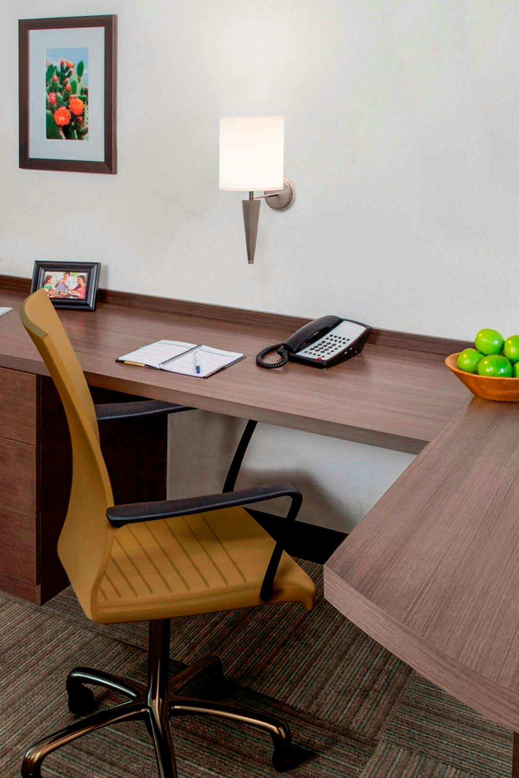 Hotel Candlewood Suites Oklahoma City Bricktown photo 4