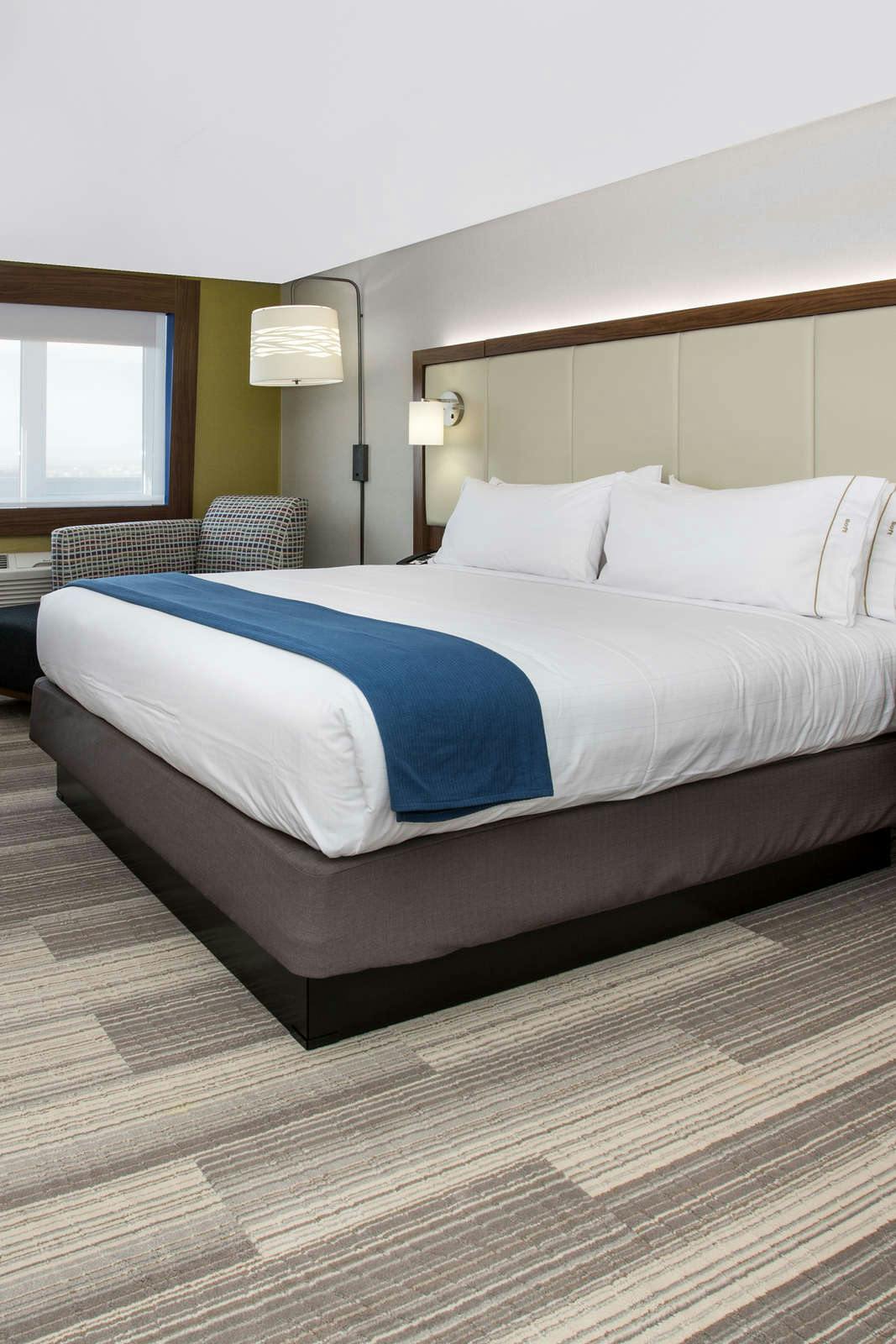Hotel Holiday Inn Express & Suites Wapakoneta photo 2