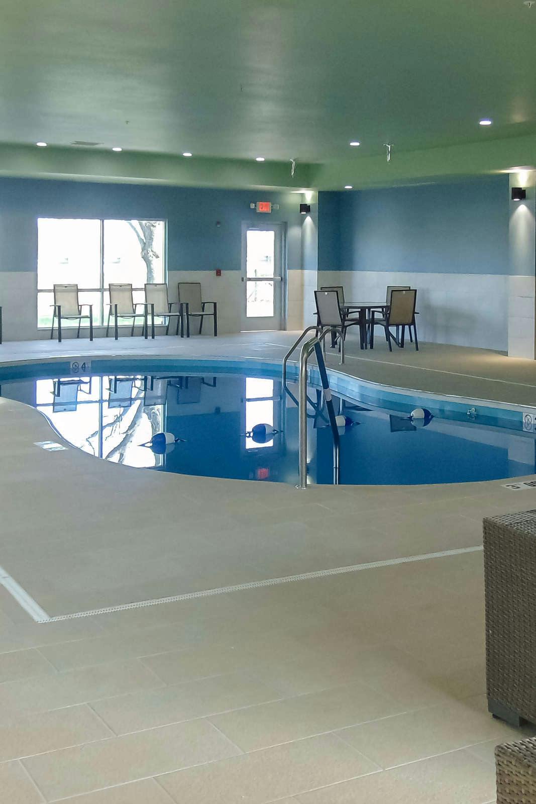 Hotel Holiday Inn Express & Suites Wapakoneta photo 1