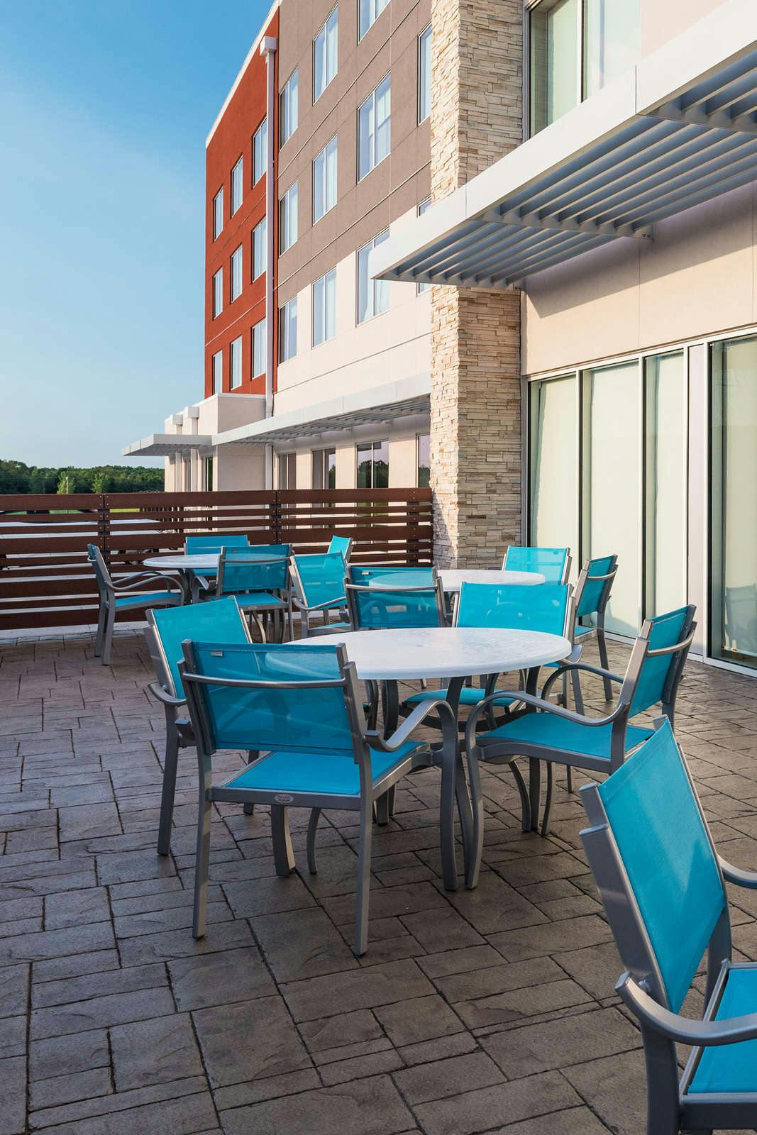 Hotel Holiday Inn Express & Suites Kingdom City photo 1