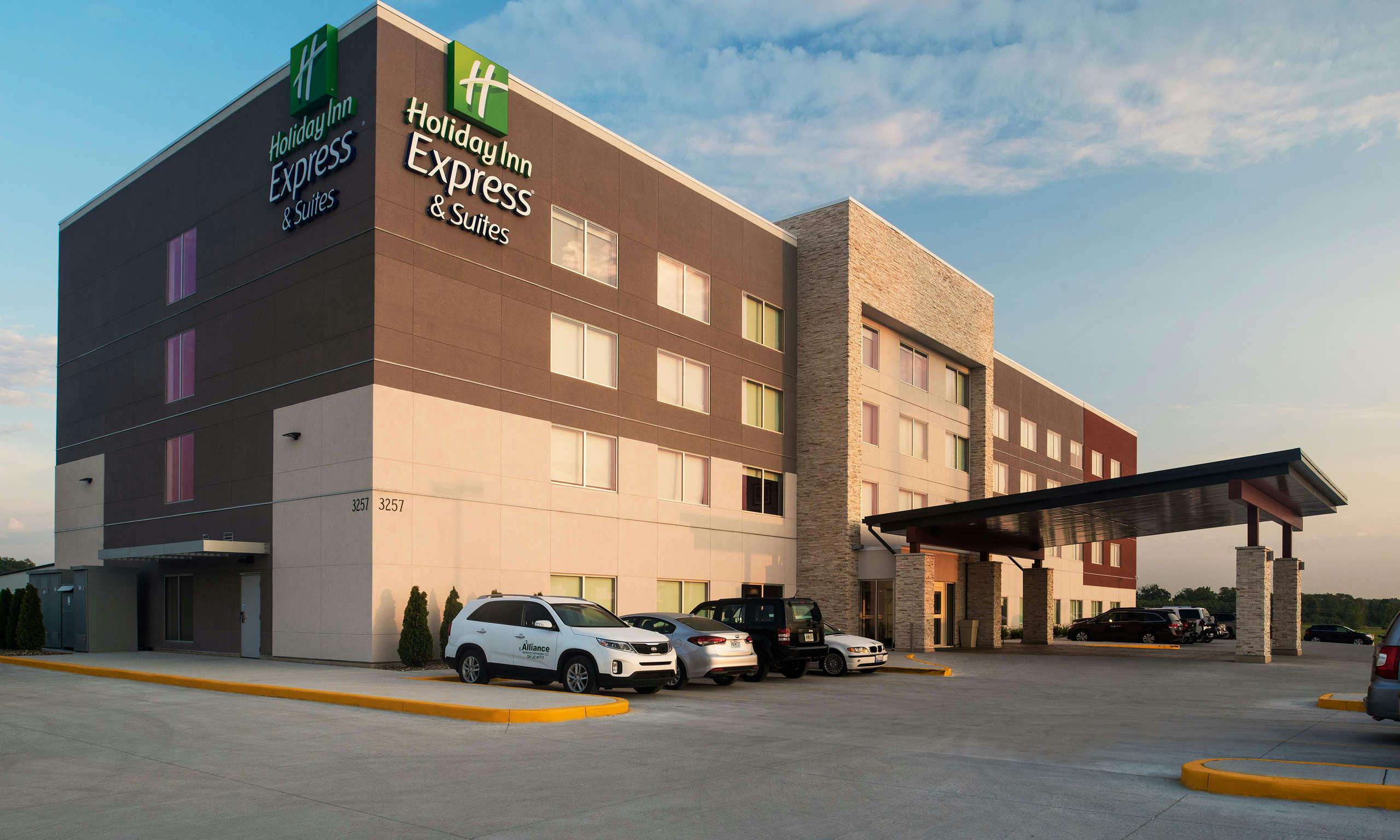 Holiday Inn Express & Suites Kingdom City