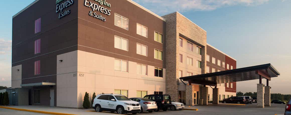 Holiday Inn Express & Suites Kingdom City