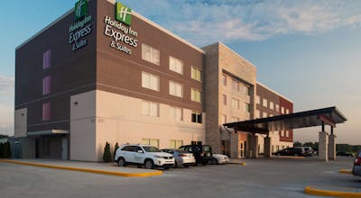 Holiday Inn Express & Suites Kingdom City