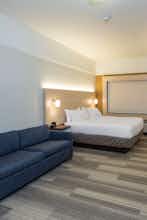 Hotel Holiday Inn Express & Suites Rochester Hills Detroit Area photo 1