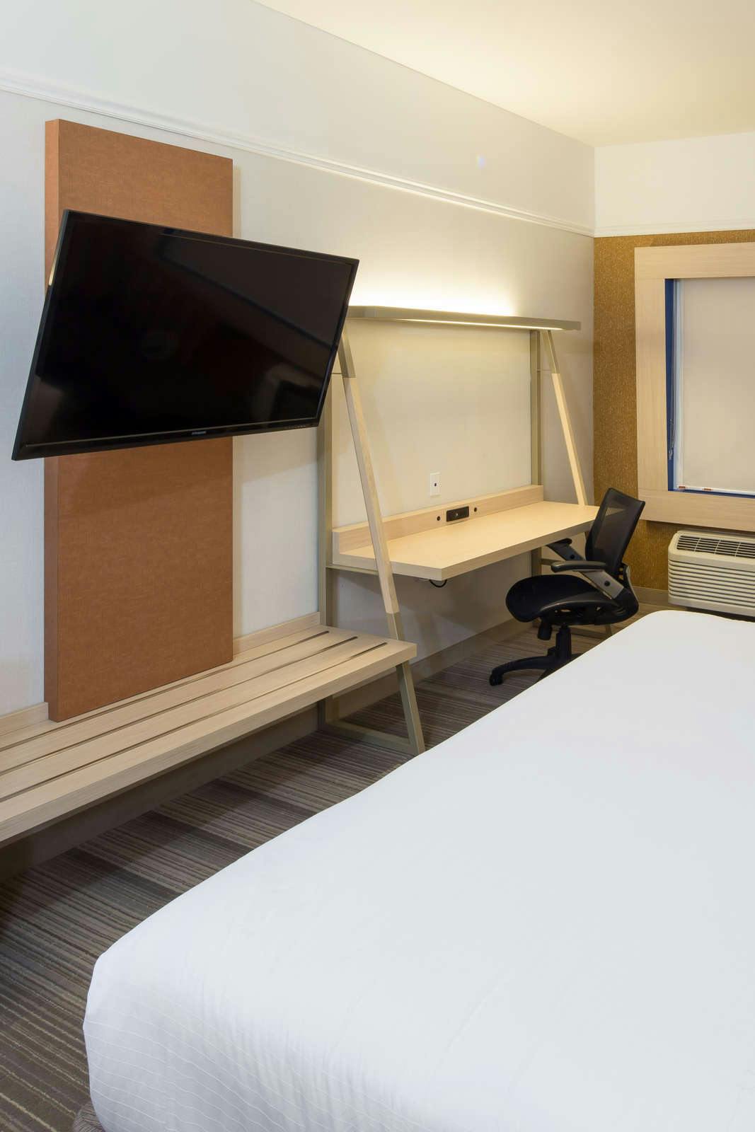 Hotel Holiday Inn Express & Suites Rochester Hills Detroit Area photo 4