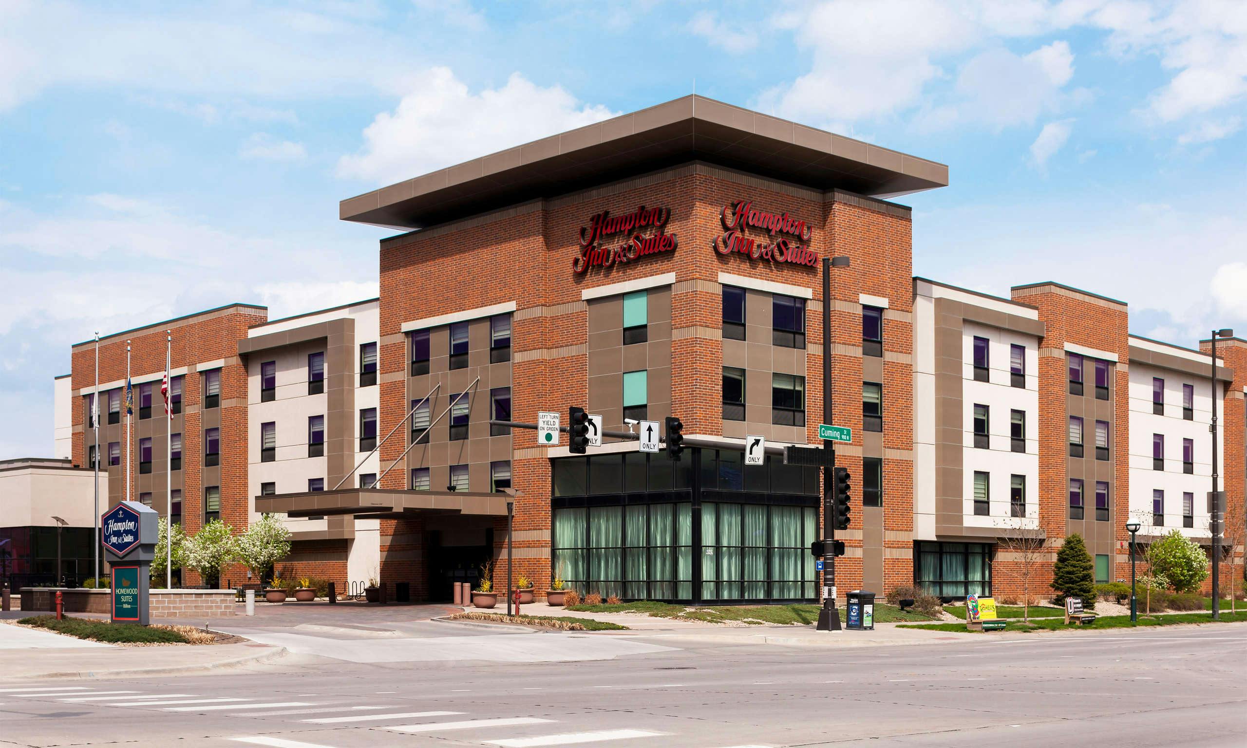 Hampton Inn & Suites Omaha Downtown