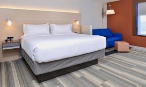 Holiday Inn Express & Suites Farmington Hills Detroit