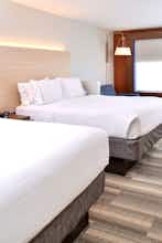 Hotel Holiday Inn Express & Suites Farmington Hills Detroit photo 4