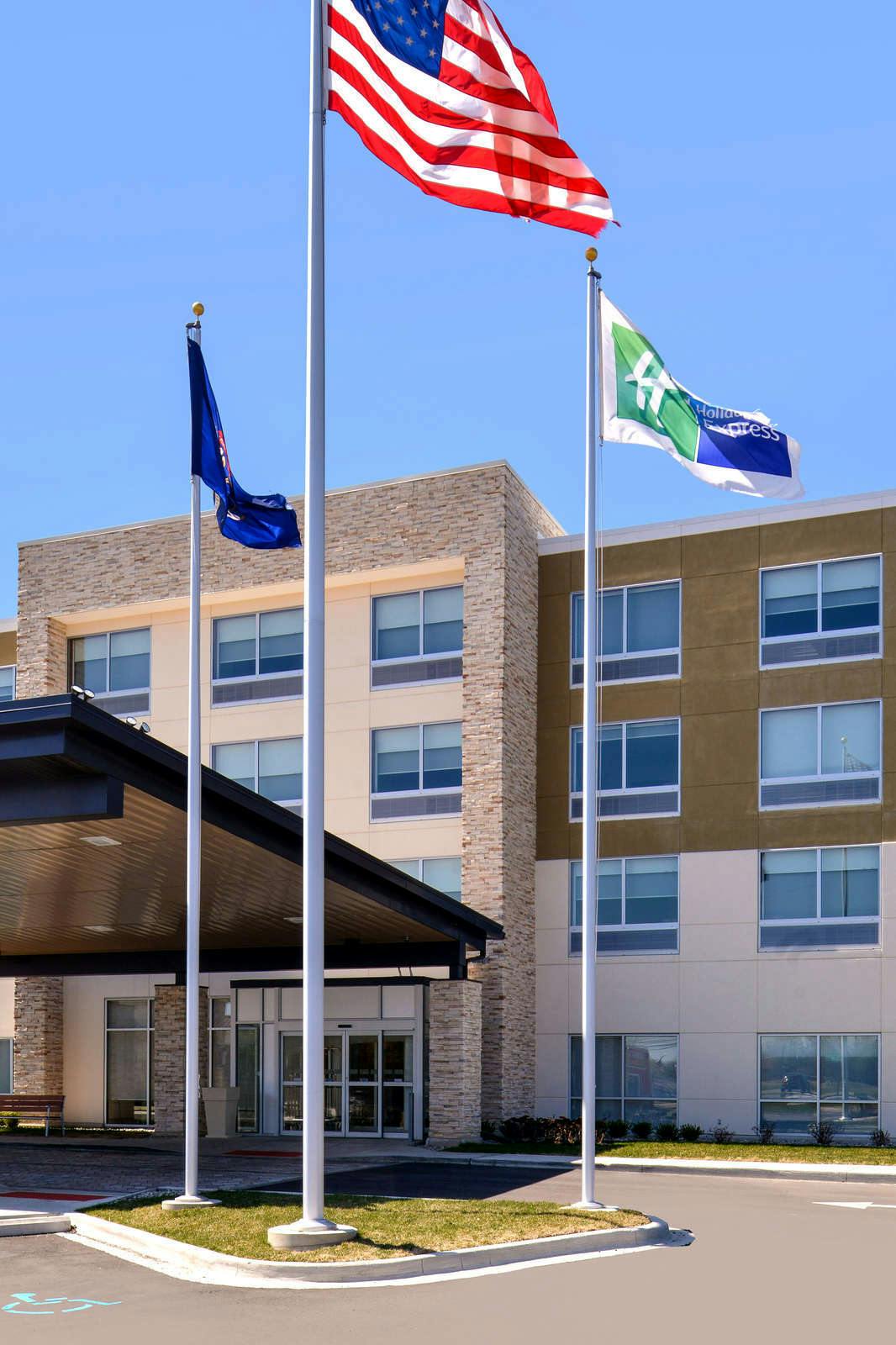 Hotel Holiday Inn Express & Suites Farmington Hills Detroit photo 1