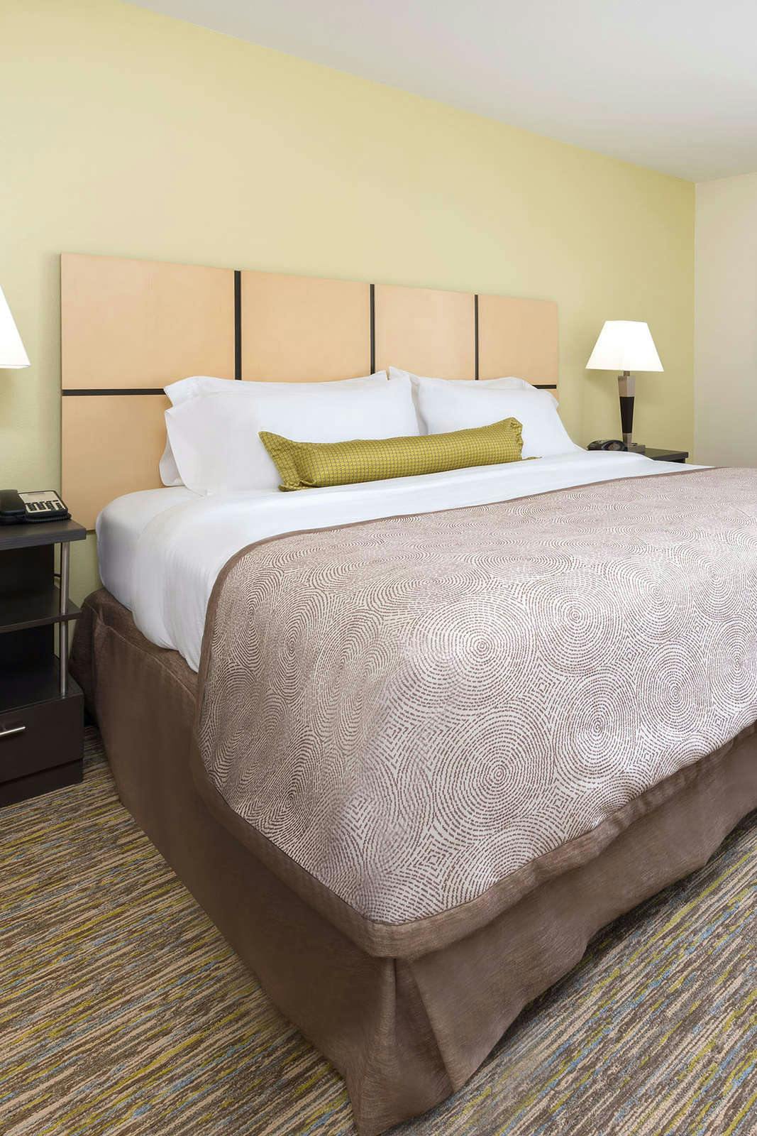 Hotel Candlewood Suites Columbia Hwy 63 & I-70 photo 1