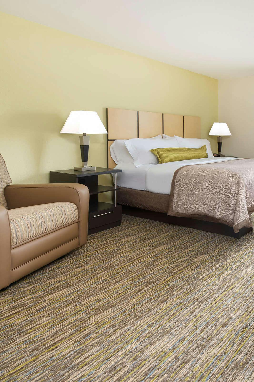 Hotel Candlewood Suites Columbia Hwy 63 & I-70 photo 2