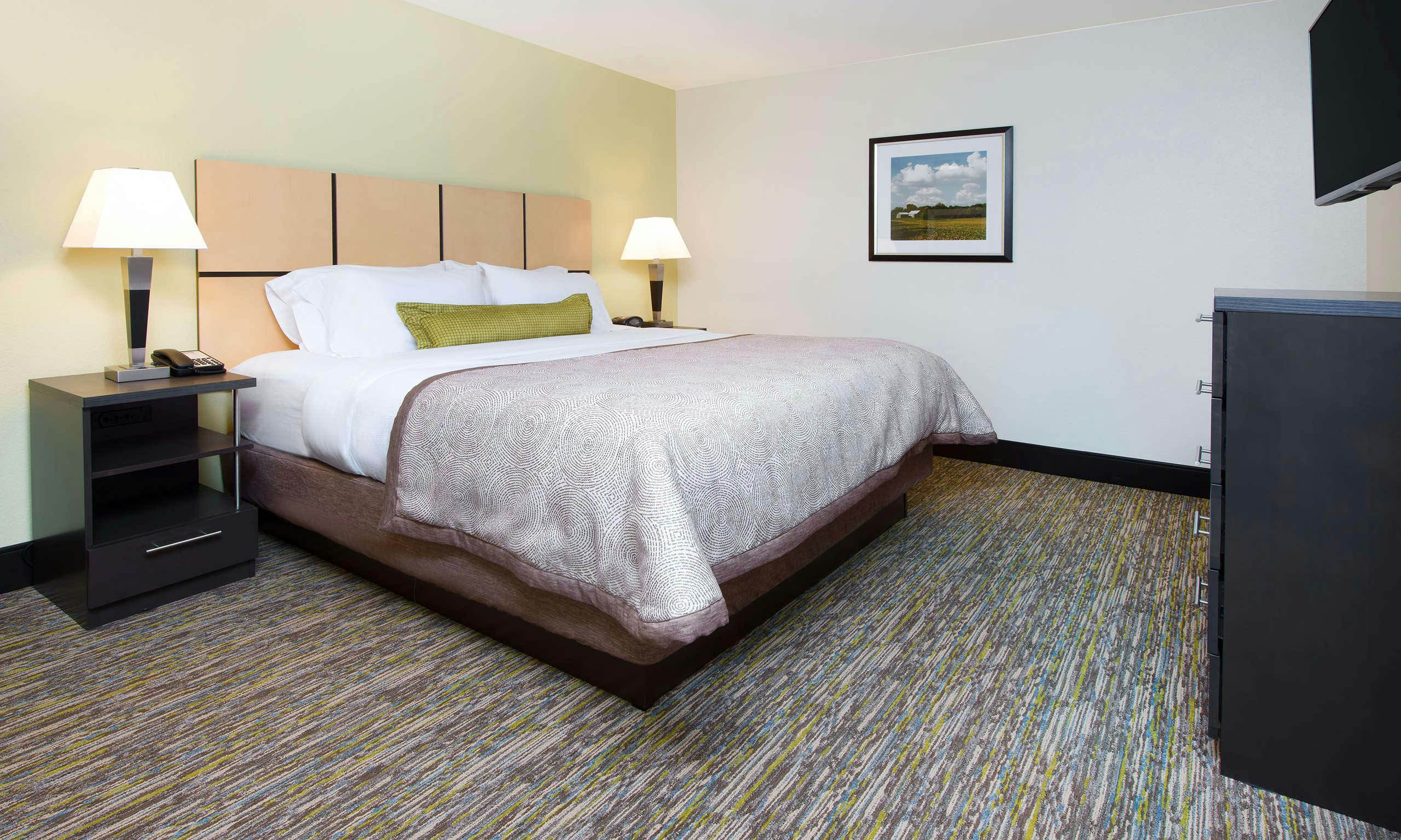 Candlewood Suites Columbia Hwy 63 & I-70