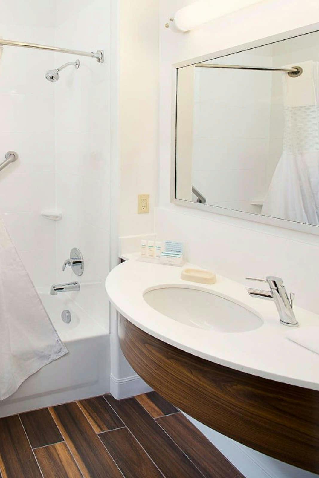 Hotel Hampton Inn & Suites Palmdale photo 5