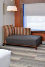 Hotel Holiday Inn Express & Suites Southgate - Detroit Area photo 4