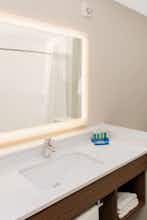 Hotel Holiday Inn Express & Suites Sterling Heights - Detroit Area photo 5