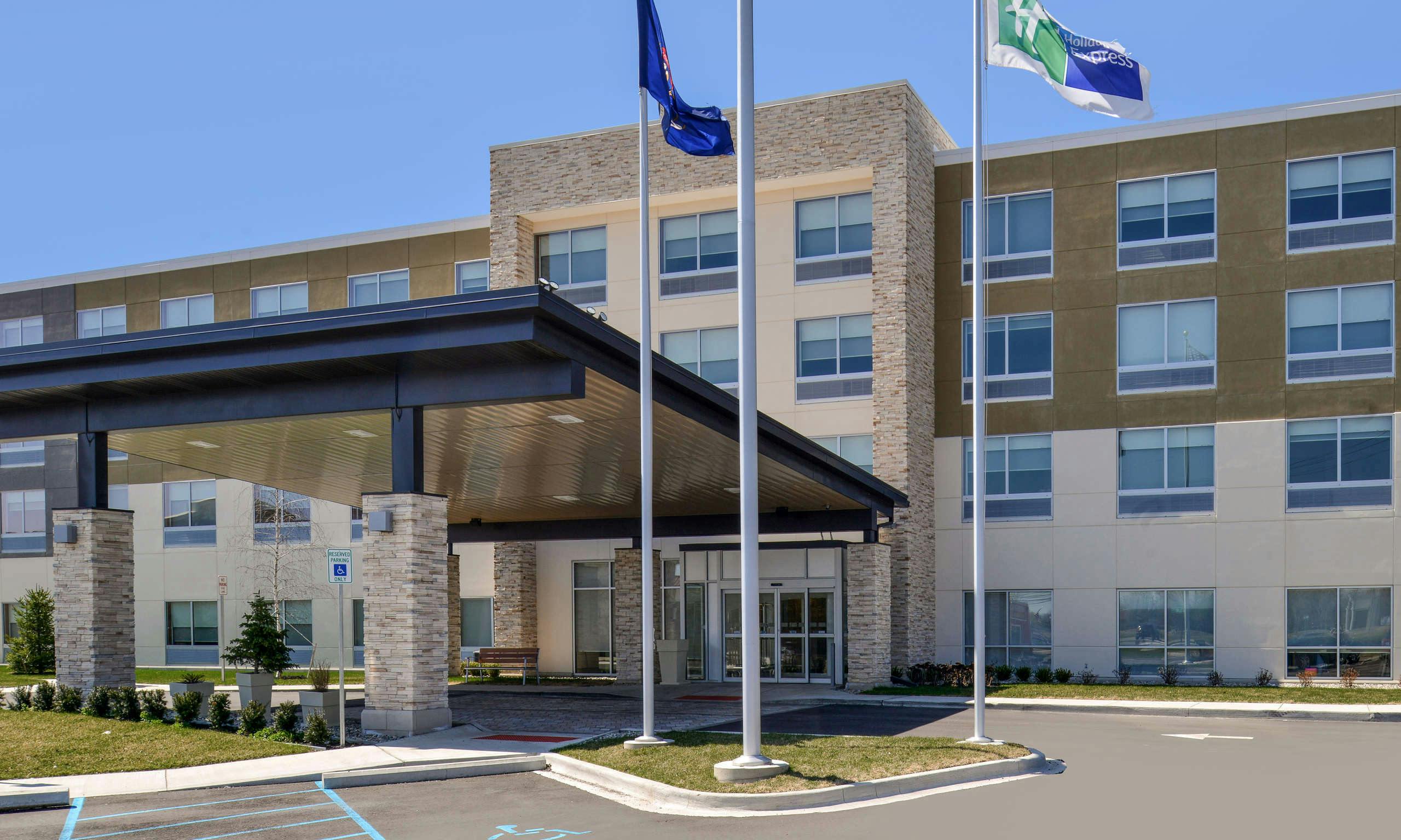 Holiday Inn Express & Suites Southgate - Detroit Area