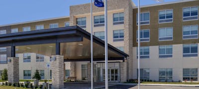 Holiday Inn Express & Suites Southgate - Detroit Area