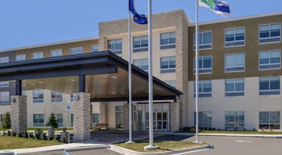 Holiday Inn Express & Suites Southgate - Detroit Area