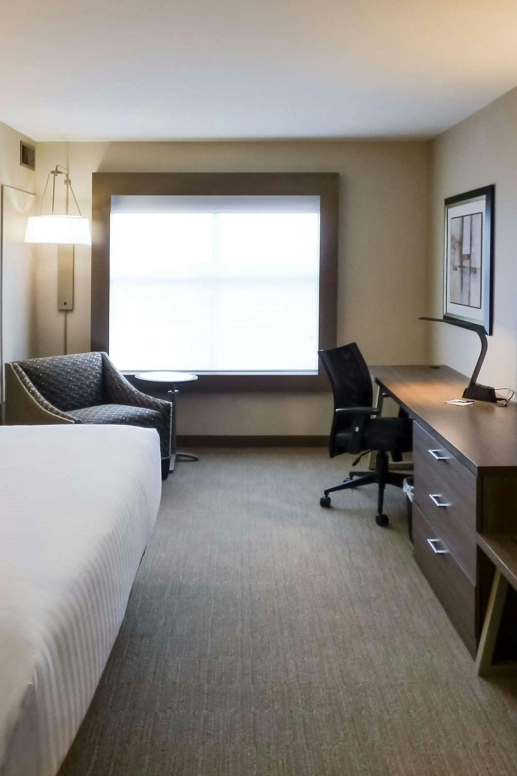 Hotel Holiday Inn Express & Suites Plymouth - Ann Arbor Area photo 5