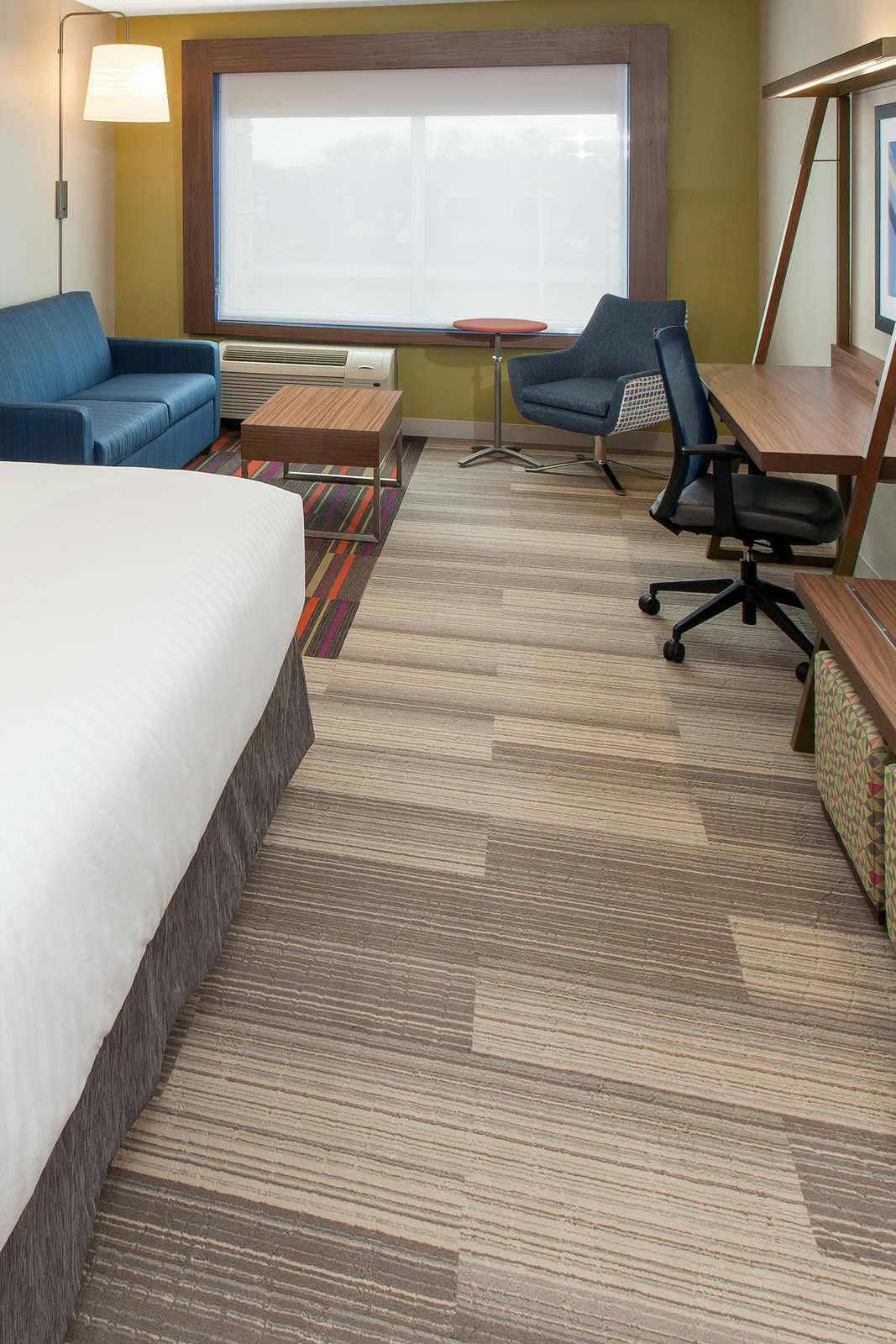 Hotel Holiday Inn Express & Suites Sterling Heights - Detroit Area photo 3