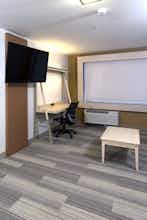 Hotel Holiday Inn Express & Suites Gaylord photo 5