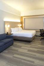 Hotel Holiday Inn Express & Suites Gaylord photo 1