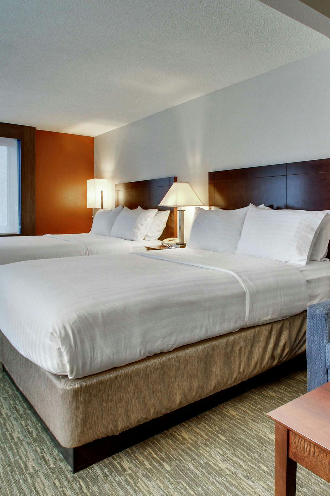 Hotel Holiday Inn Express & Suites Lincoln East - White Mountains photo 2