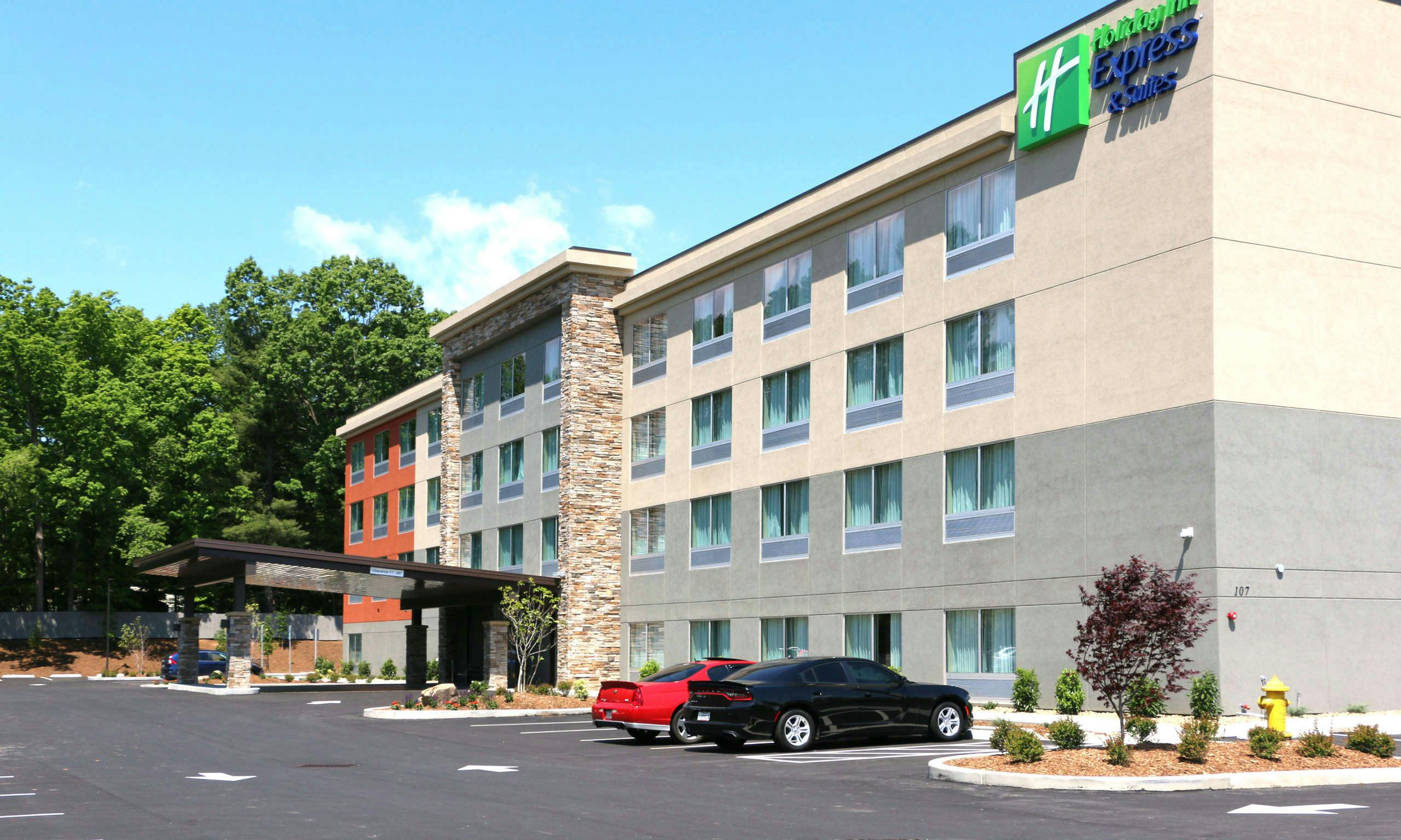 Holiday Inn Express & Suites Hendersonville SE - Flat Rock