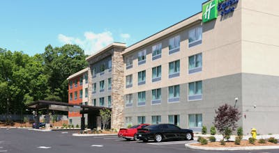 Holiday Inn Express & Suites Hendersonville SE - Flat Rock