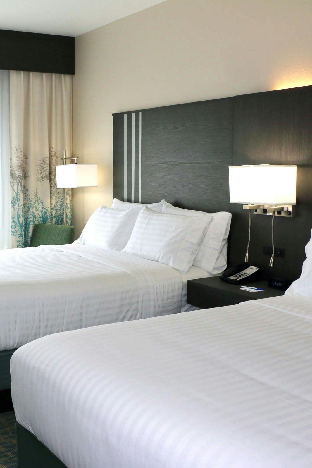 Hotel Holiday Inn Express & Suites Hendersonville SE - Flat Rock photo 4