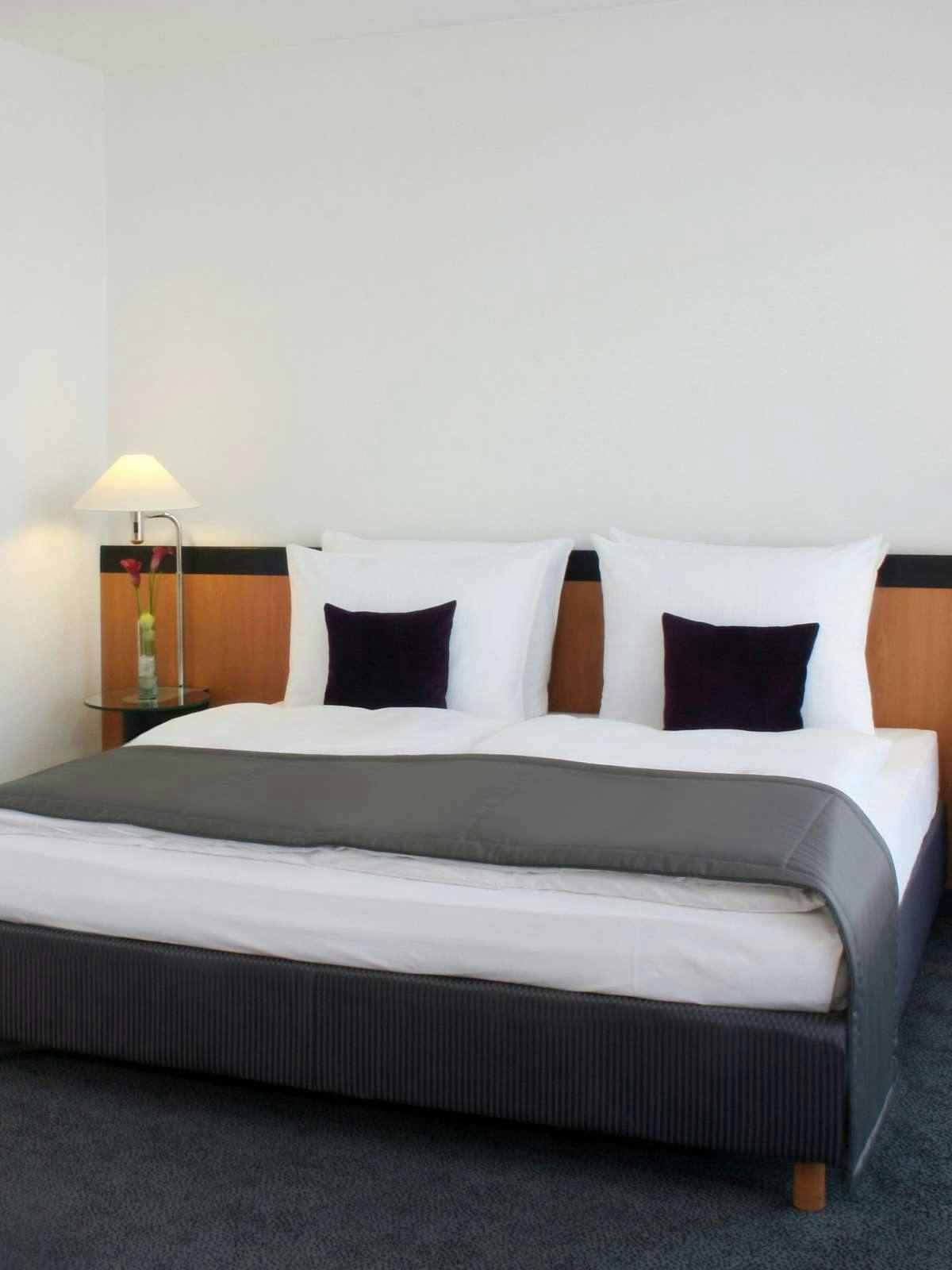 Hotel Holiday Inn Berlin City Center East - Prenzlauer Allee photo 1
