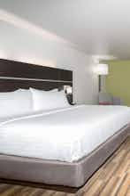 Hotel Holiday Inn Express & Suites Lincoln I-80 photo 1