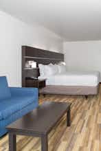 Hotel Holiday Inn Express & Suites Lincoln I-80 photo 2