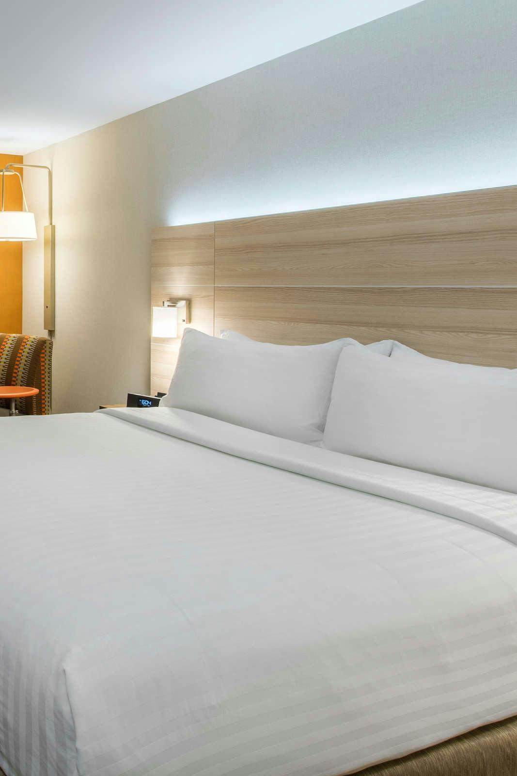 Hotel Holiday Inn Express & Suites Medina photo 1