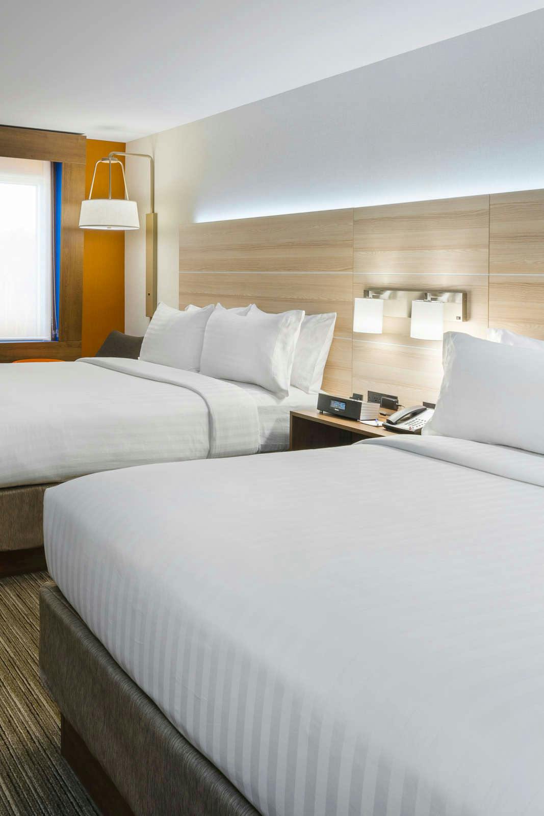 Hotel Holiday Inn Express & Suites Medina photo 2