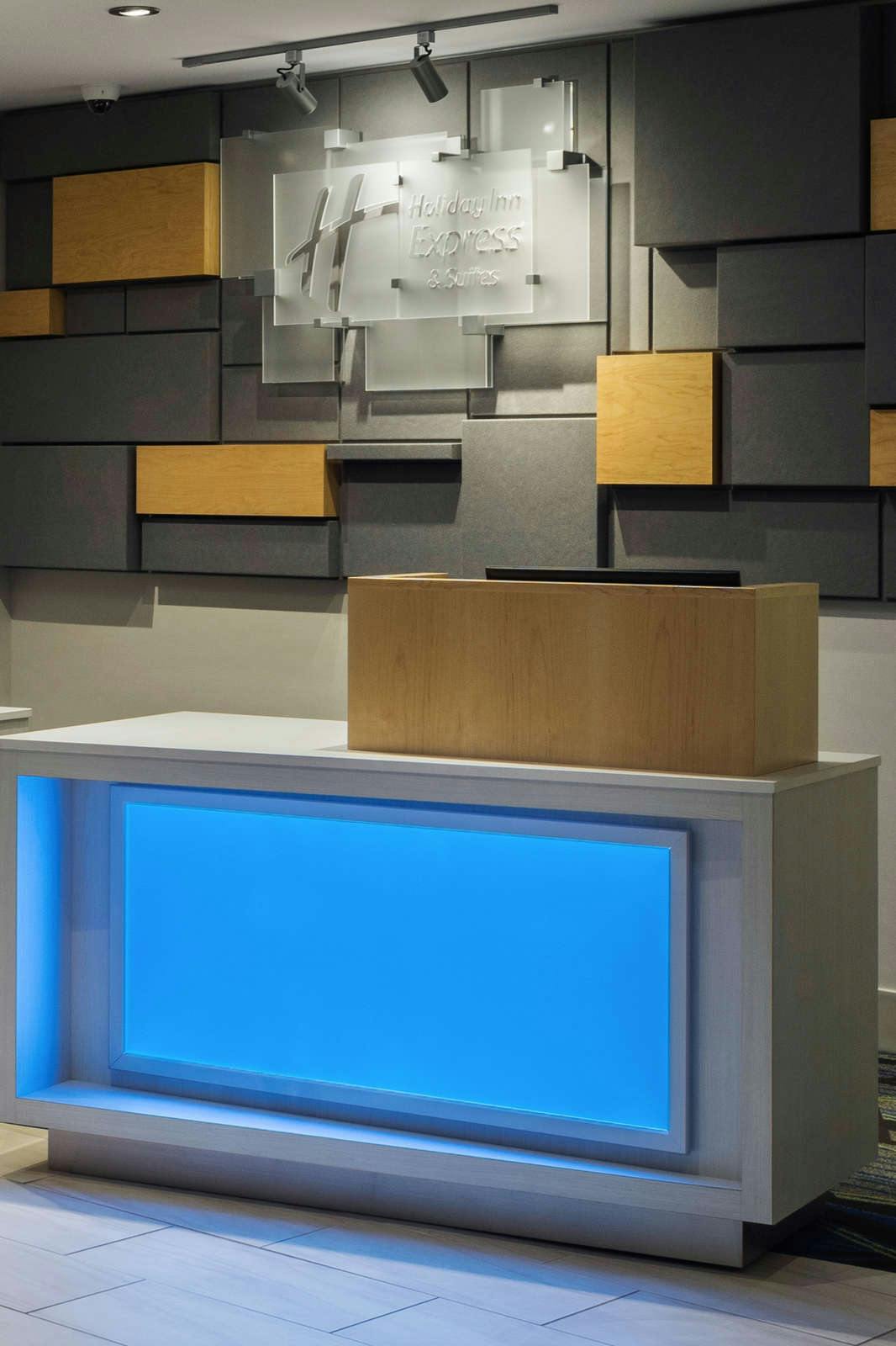 Hotel Holiday Inn Express & Suites Medina photo 4