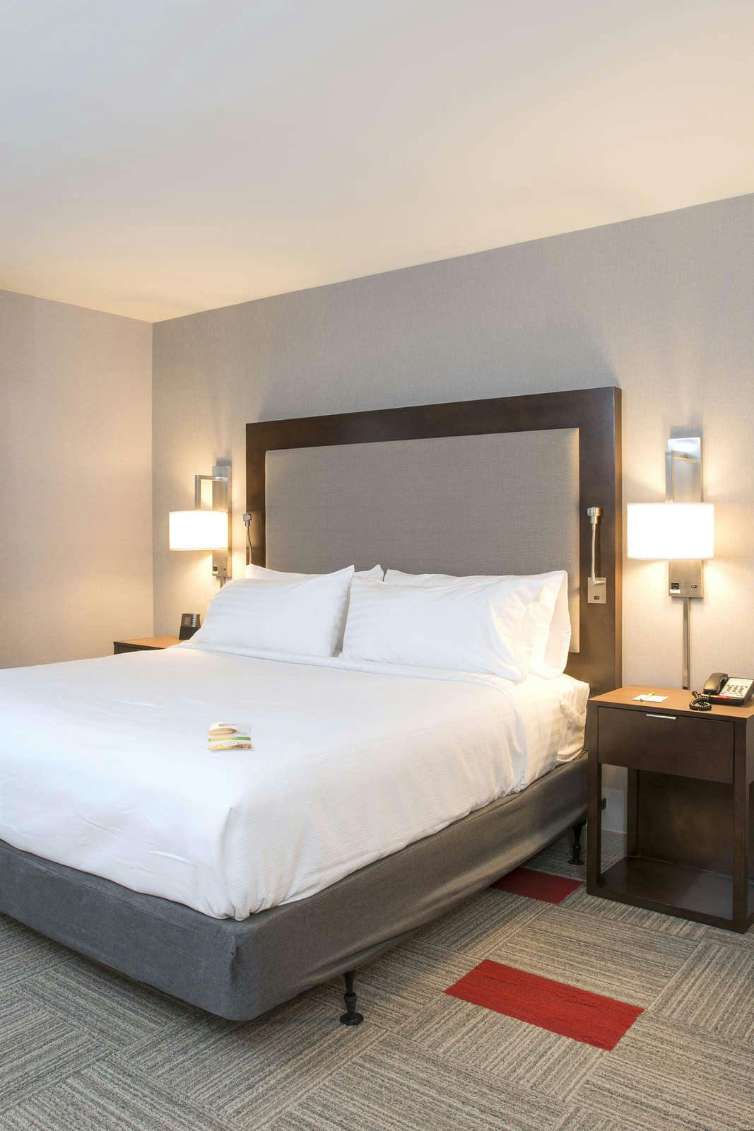 Hotel voco the Clair Cincinnati Downtown by IHG photo 2